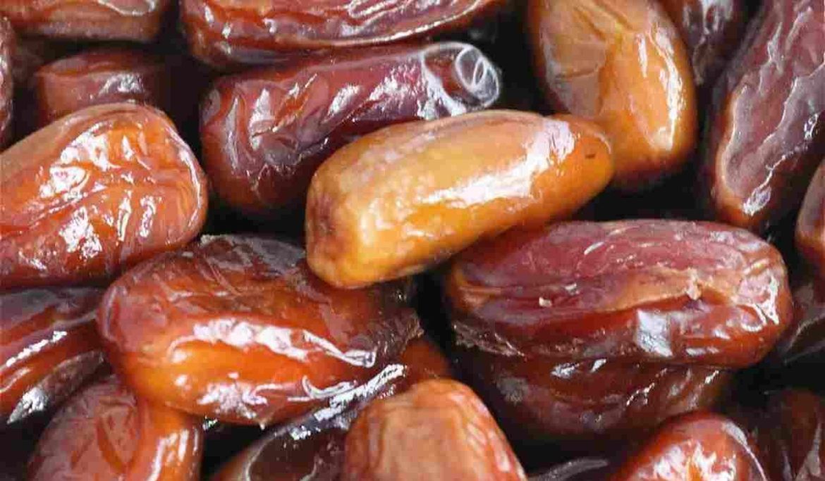 Best packaging Zahidi dates factory price