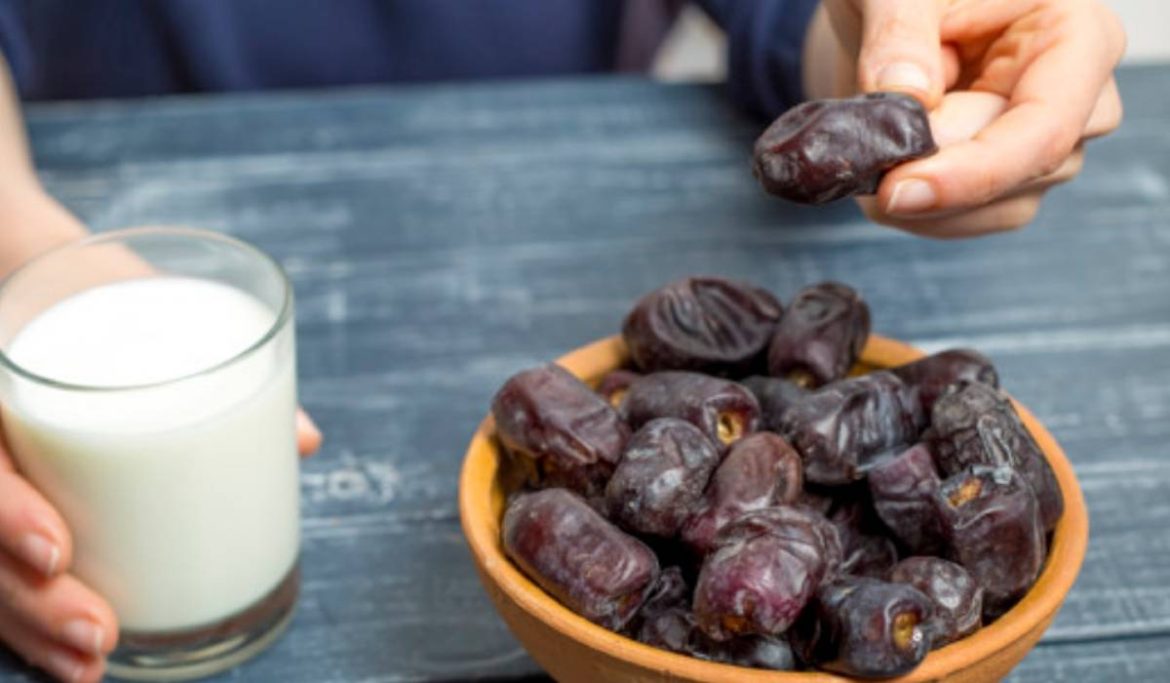 Buy the best types of dry dates at a cheap price