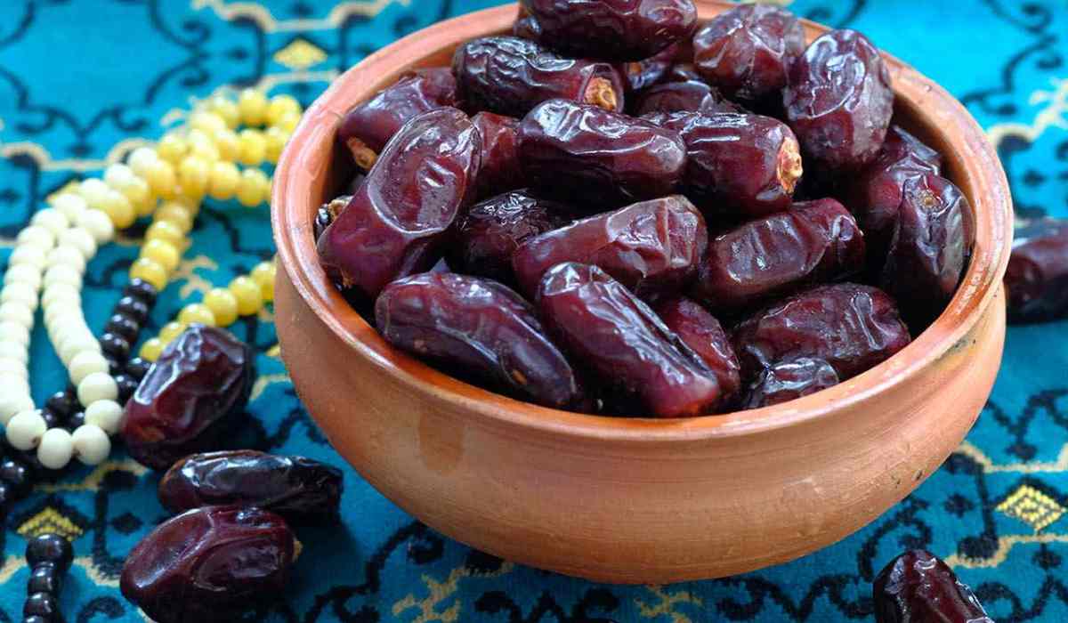  Buy the best types of dry dates at a cheap price 