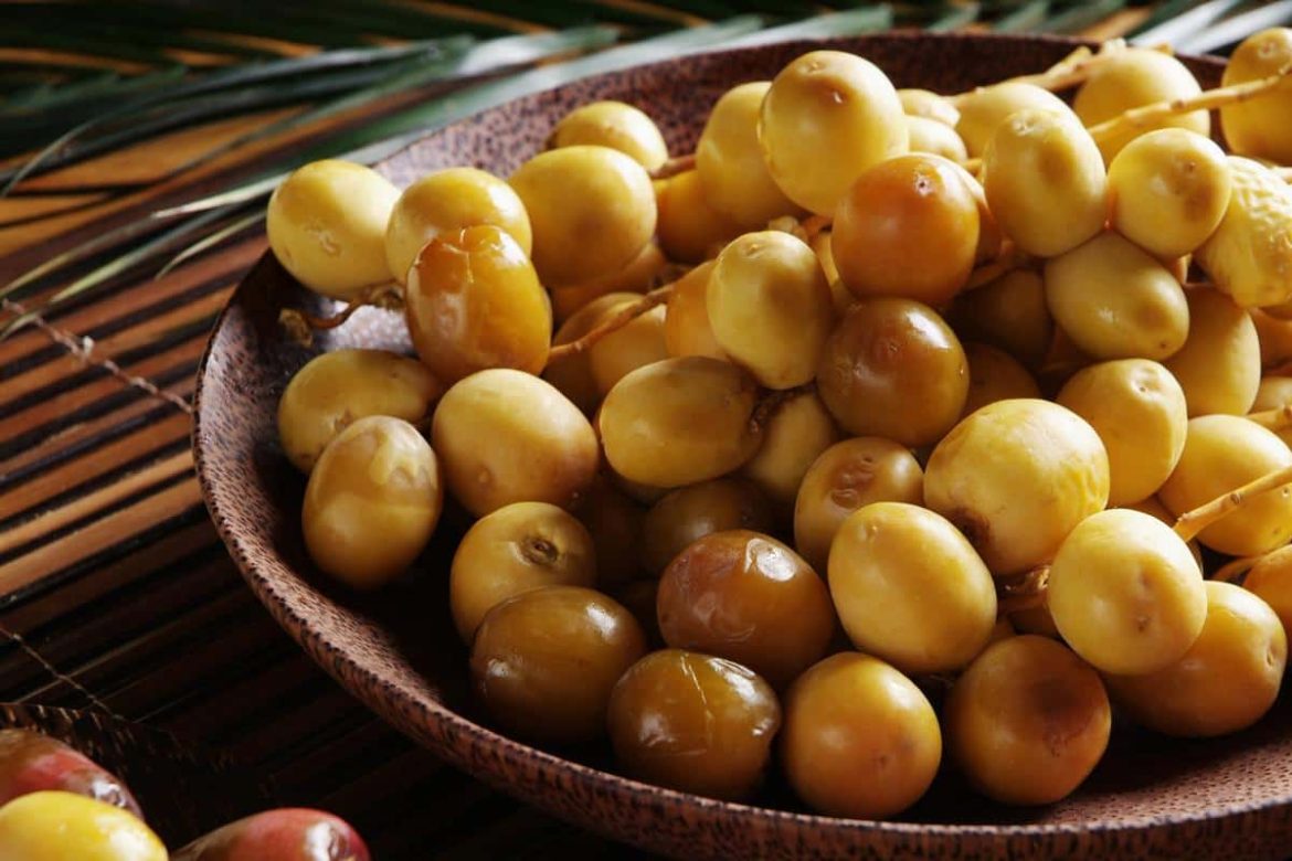 Buy the best types of hviyellow barhi dates at a cheap price