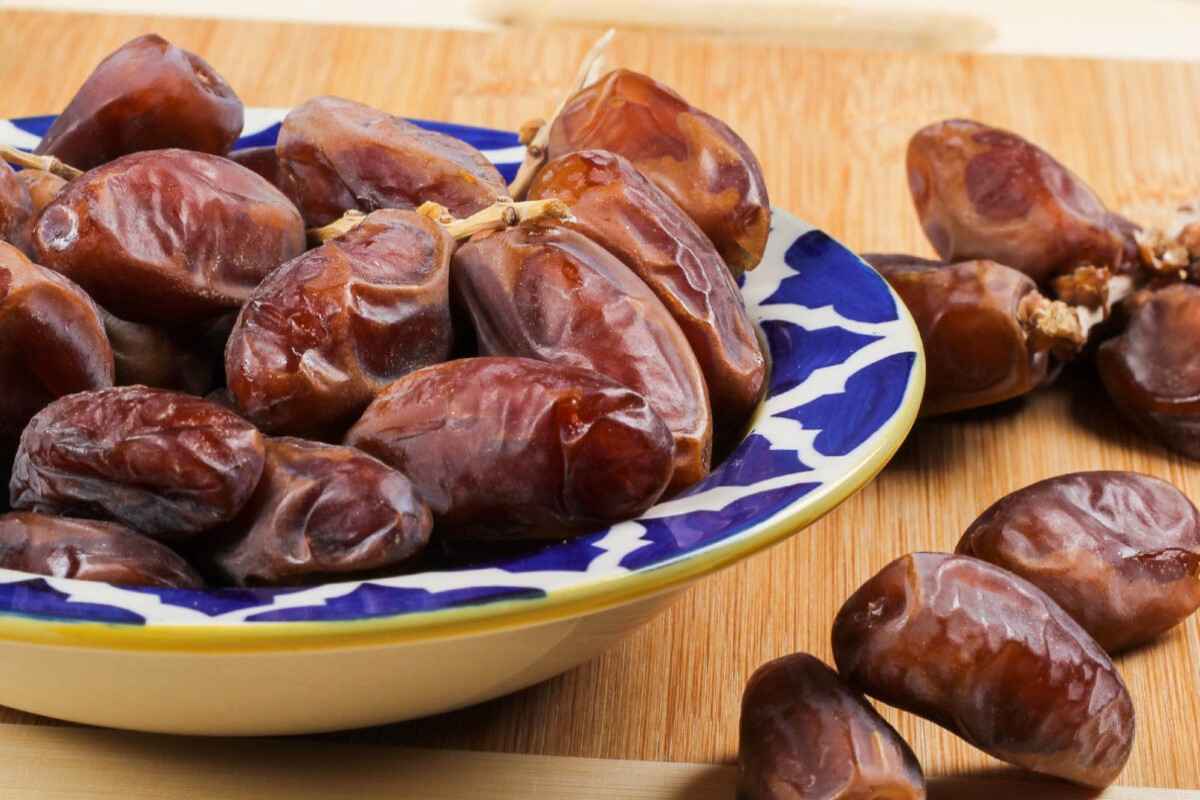  Buy and Price of Algerian Deglet Noor dates 