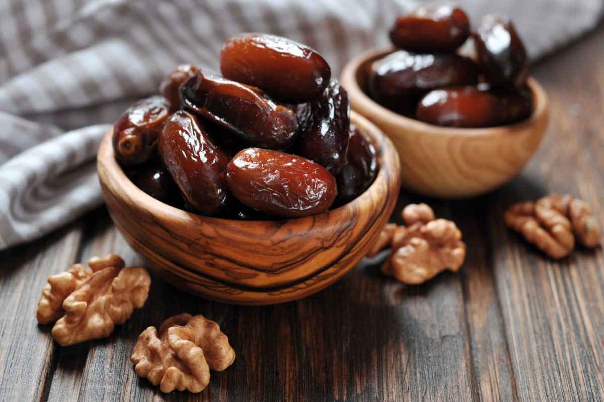  Buy and Price of Algerian Deglet Noor dates 