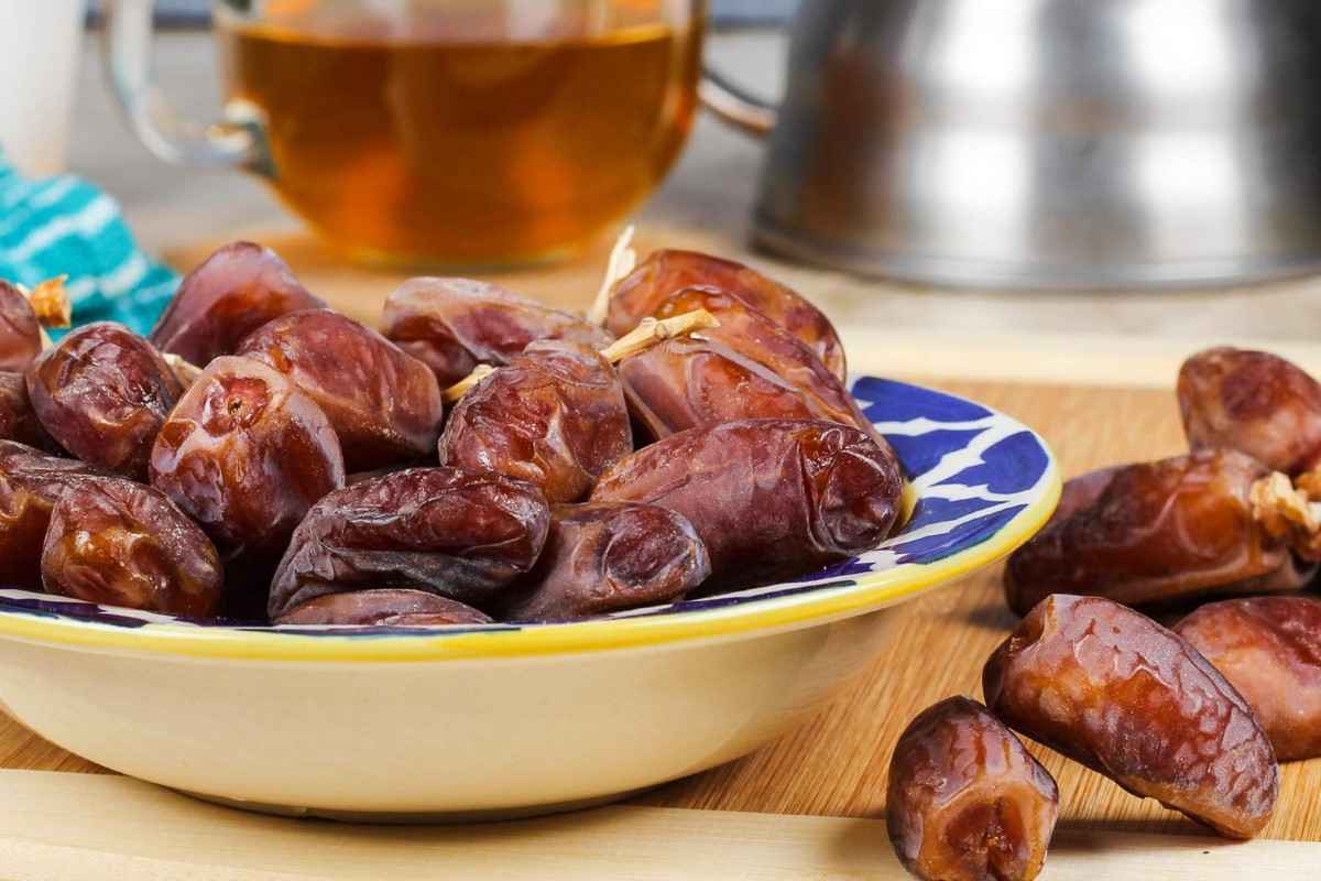  Buy and Price of Algerian Deglet Noor dates 