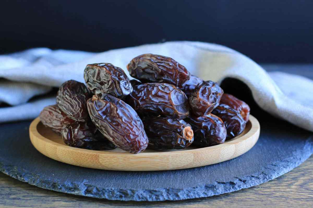  Buy Waitrose Medjool Dates + great price 