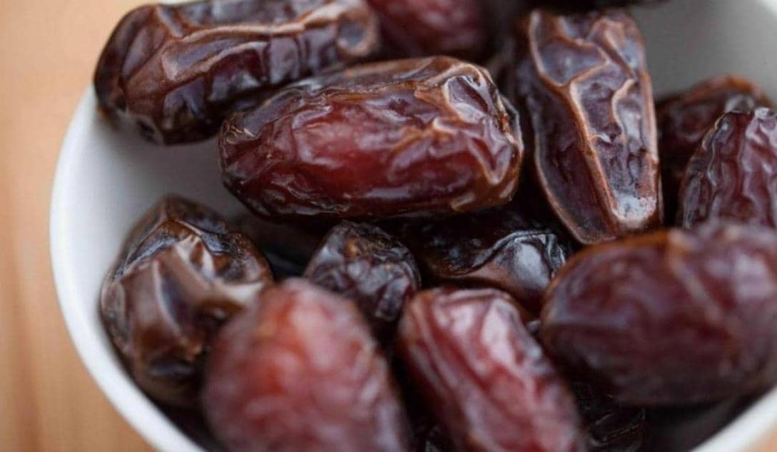  medjool dates vs pitted dates size 