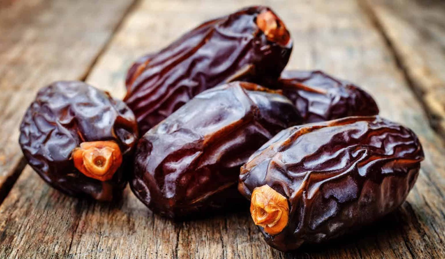  medjool dates vs pitted dates size 