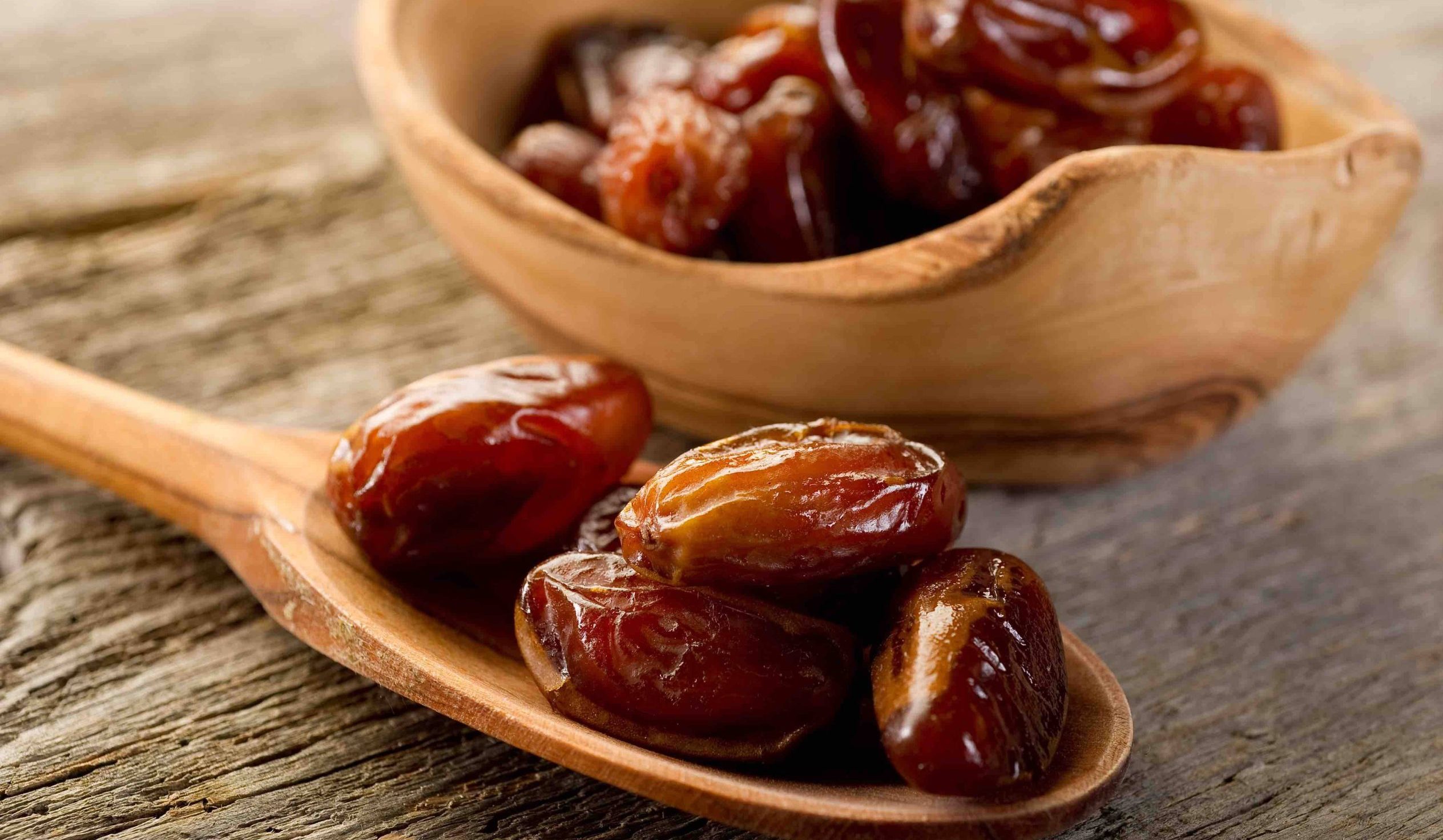  medjool dates vs pitted dates size 