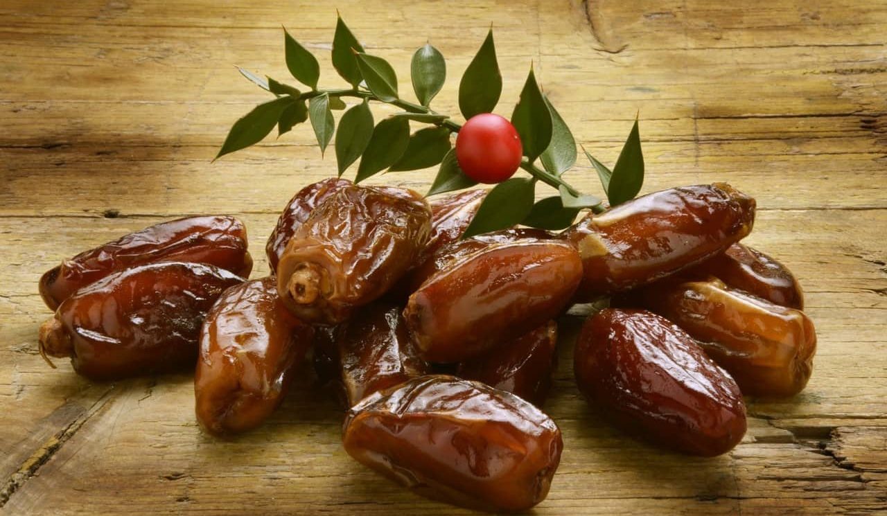  medjool dates vs pitted dates size 