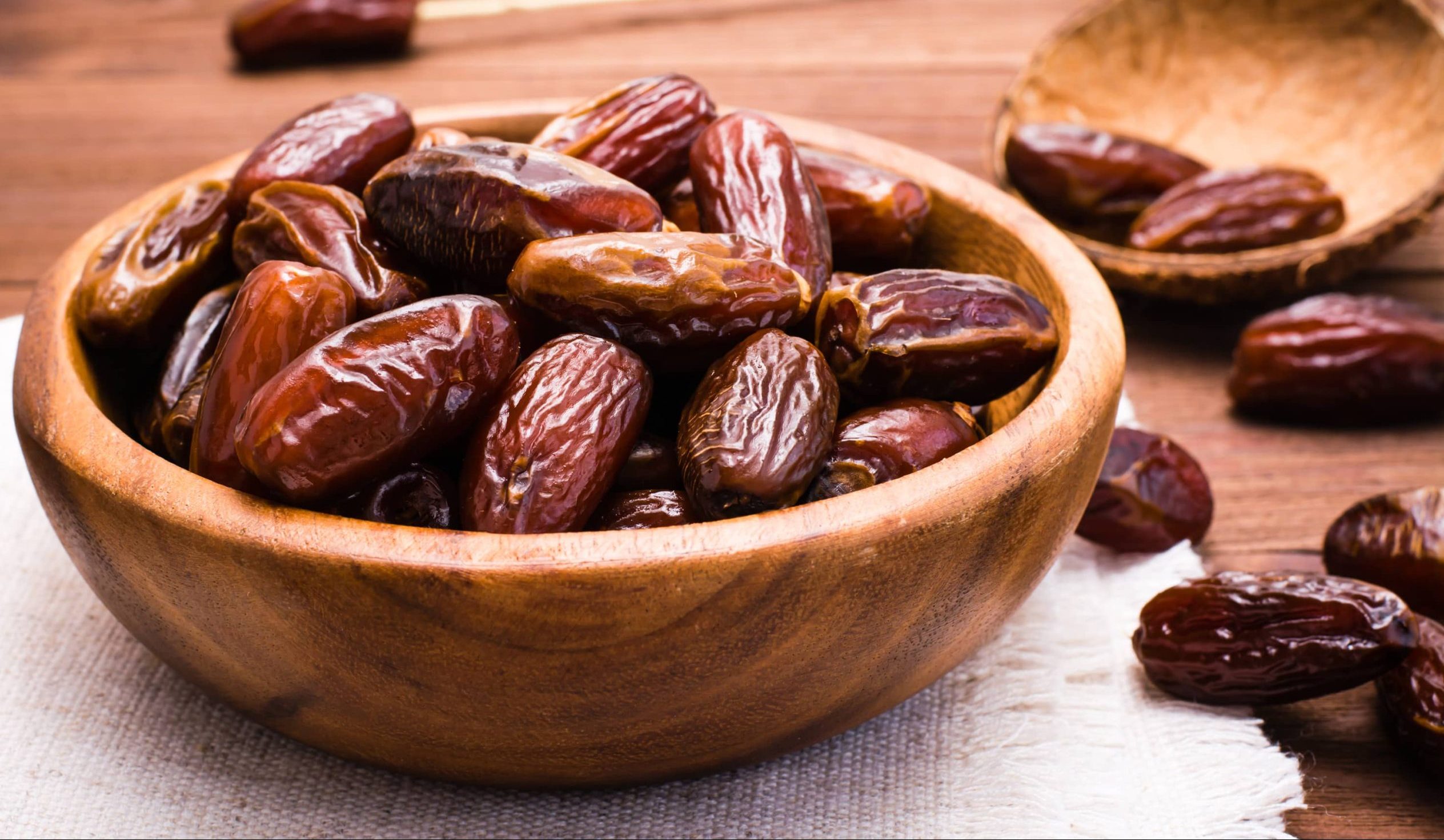  medjool dates vs pitted dates size 