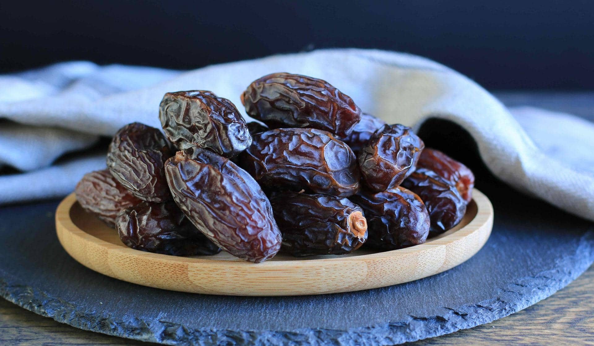  medjool dates vs pitted dates size 