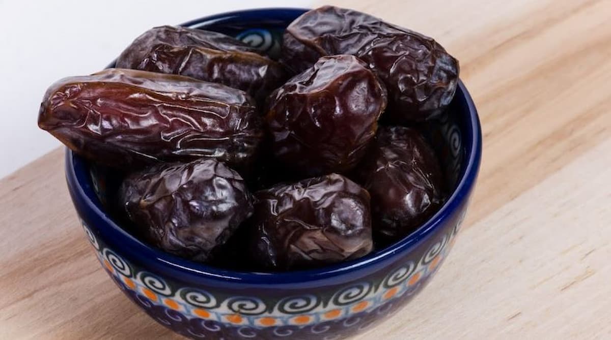  ajwa dates benefits for pregnancy 