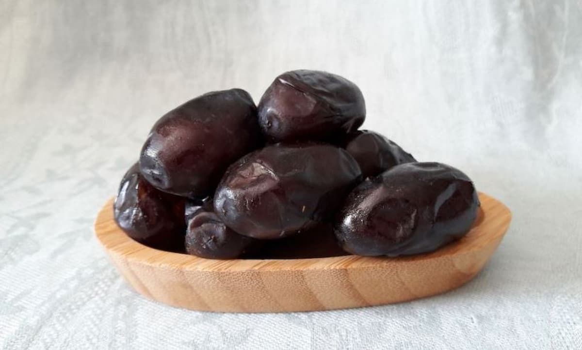  ajwa dates benefits for pregnancy 