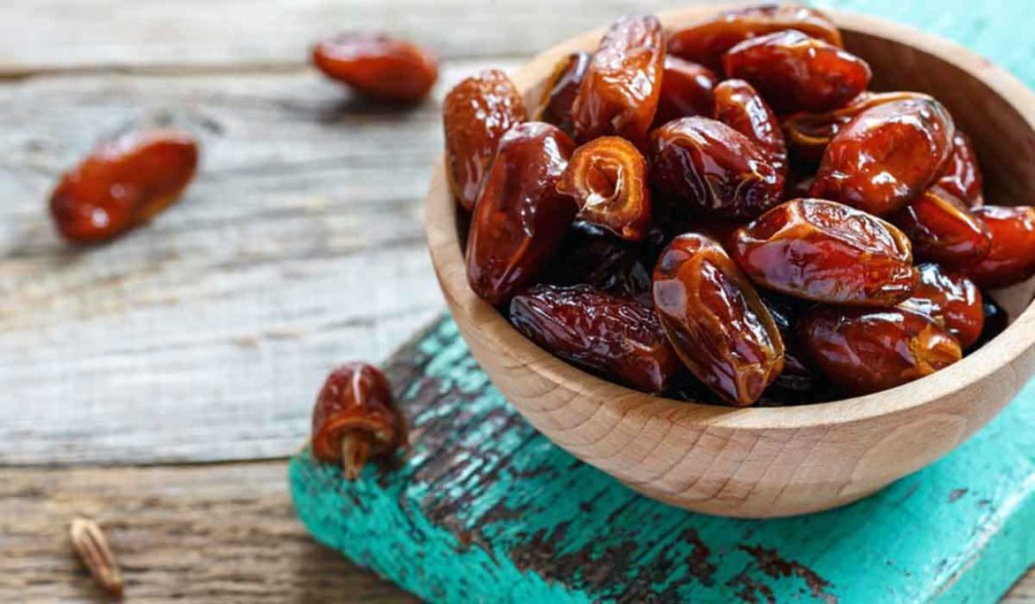 Buy the highest quality types of Wet dates at a cheap price